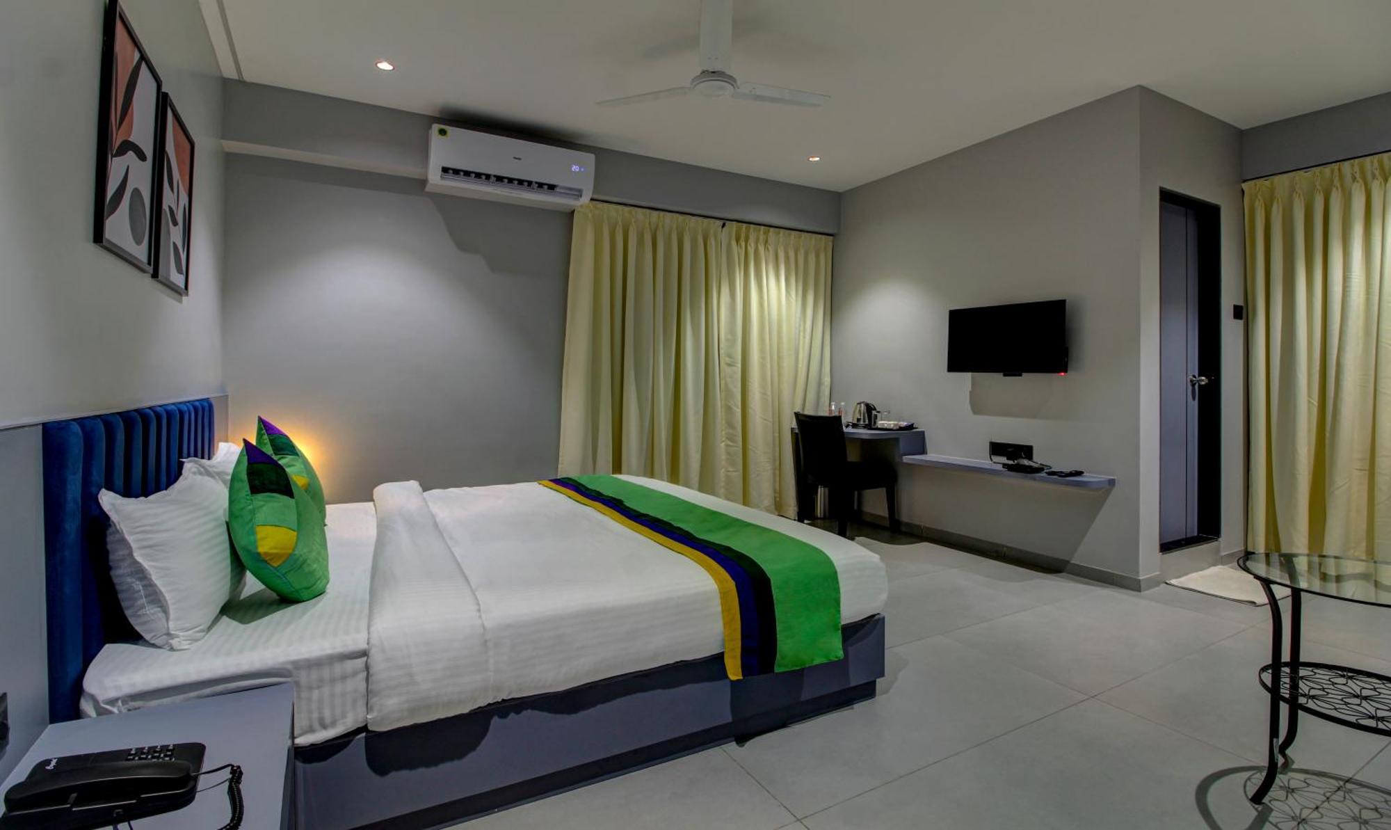 Comfort Inn Baner- Indian Nationals Only Пюн Екстериор снимка